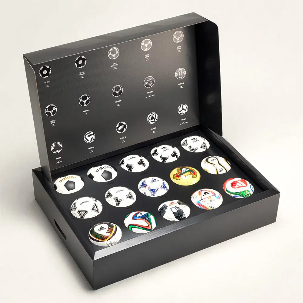 Set de 15 Mini Bolas Históricas FIFA World Cup 26™ + 15 Suportes de Parede Autocolantes