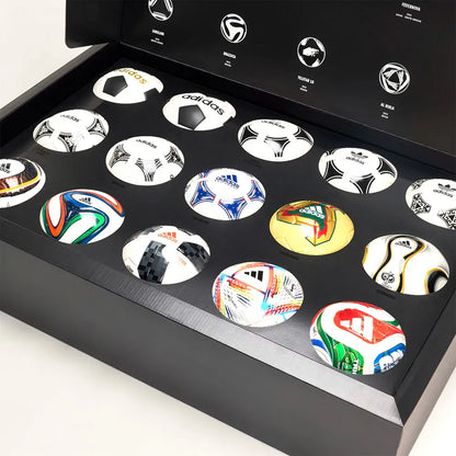 Set de 15 Mini Bolas Históricas FIFA World Cup 26™ + 15 Suportes de Parede Autocolantes