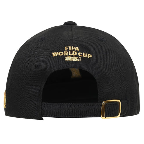 Boné Preto com Troféu de Ouro da Copa do Mundo da FIFA 2026™